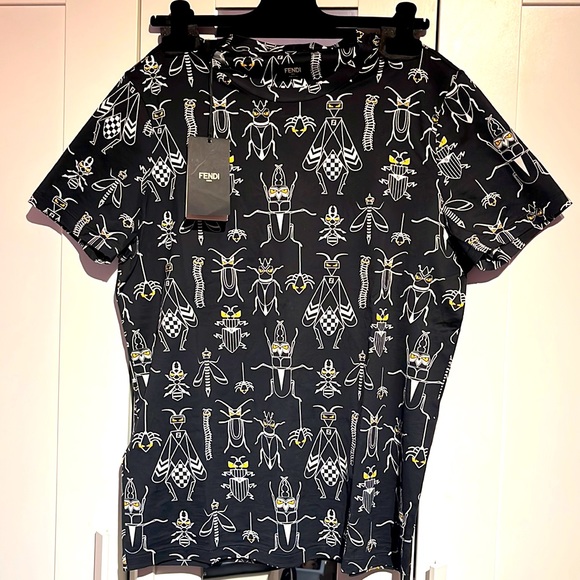 FENDI SÚPER BUGS T-SHIRT SIZE LARGE BRAND NEW - Picture 3 of 6